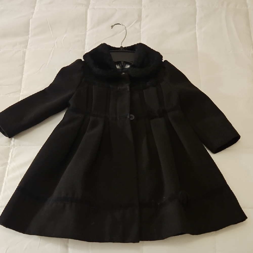 Rothschild Elegant Black Pea Coat with A-Line Silhouette and Rounded Collar 2T